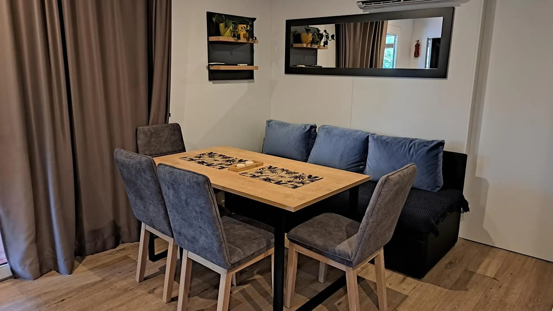 فيلا De Luxe Mobilna Kuca Kijani, 44M2 Gračac بيت للعطل